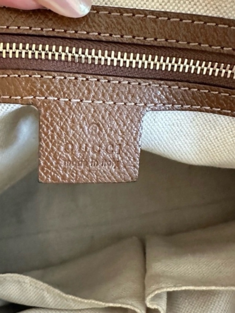 Gucci Bree Monogram Canvas Tote Bag 💼 - Picture 2 of 11